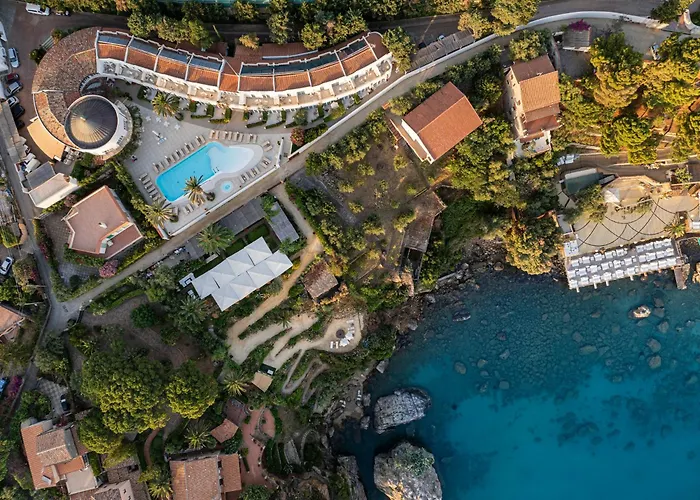 Hotel Le Calette Bay 4*