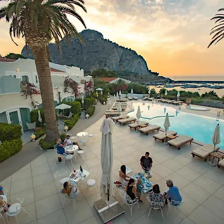 Hotel Le Calette Bay 4*