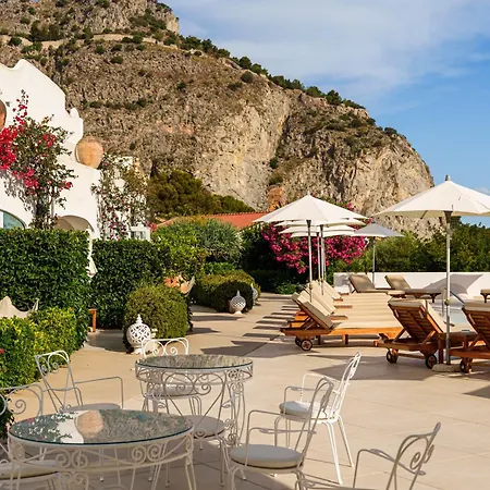 Le Calette Bay チェファル