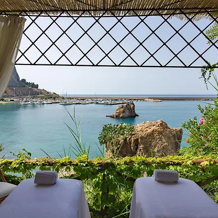 ホテル Le Calette Bay チェファル