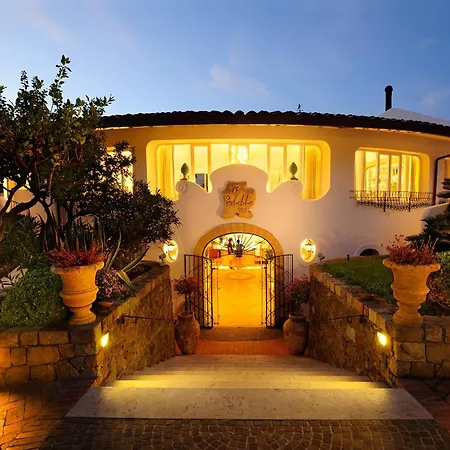 Le Calette Bay チェファル