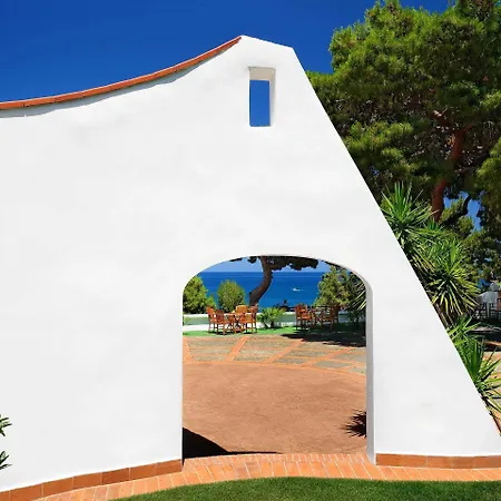 Le Calette Bay チェファル