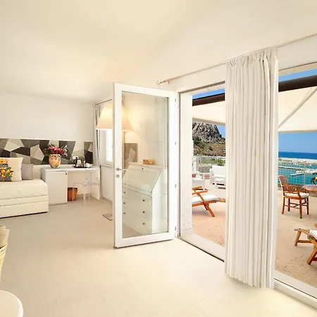 Le Calette Bay מלון 4*