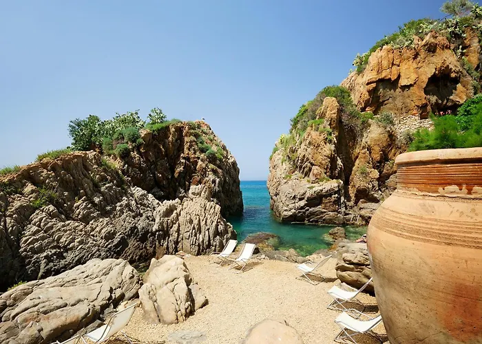 Le Calette Bay 체팔루